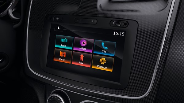 Renault LOGAN - zoom console multimédia Media Nav Evolution